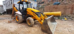 Retroescavadeira 3C 2008 Jcb Emplacada
