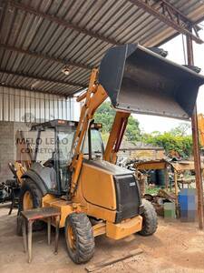 retroescavadeira case 580m 4x2 ano 2011 cabine aberta recem revisada