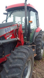 Trator Farmall 100Cabinado2500 Horas