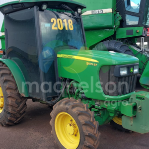 Trator John Deere 5075 Ef