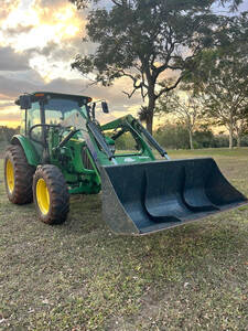 Trator John Deere 5078E
