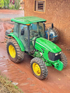 Trator John Deere 5078E