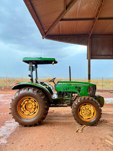 Trator John Deere 5078E
