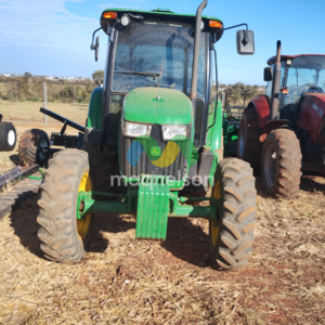Trator John Deere 5090E