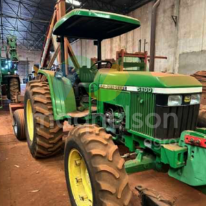 Trator John Deere 5600