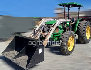 Trator John Deere 5603 Ano 2010