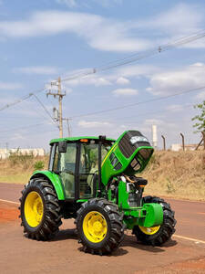 Trator John Deere 6100J