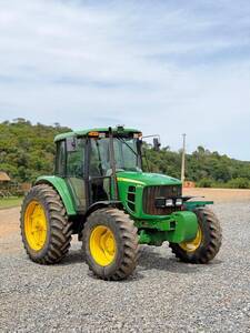 Trator John Deere 6110j 