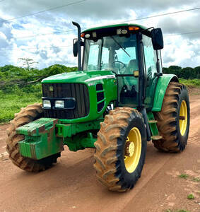 Trator John Deere 6110J