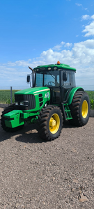 Trator John Deere 6125E 2009