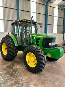 Trator John Deere 6125J