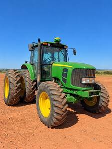 Trator John Deere 6150j 