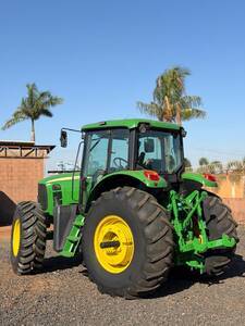 Trator John Deere 6150j