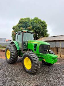 Trator John Deere 6165j 