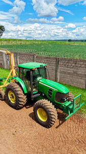 Trator John Deere 6180J