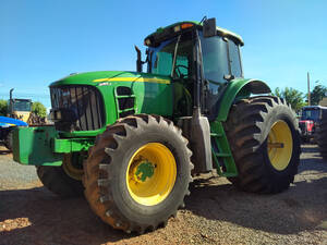 Trator John Deere 6180J Ano 2014