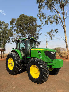 Trator John Deere 6190M