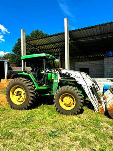 Trator John Deere 6300