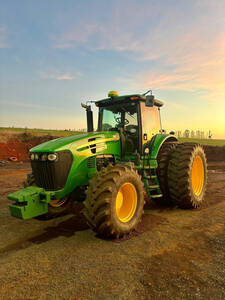 Trator John Deere 7195J