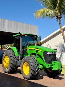 Trator John Deere 7200j