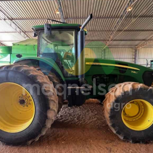 Trator John Deere 7215J