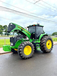 Trator John Deere 7225J