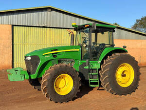 Trator John Deere 7225J
