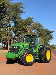 Trator John Deere 7230j