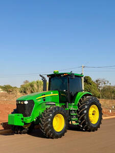 Trator John Deere 7230J