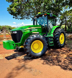 Trator John Deere 7230J