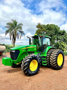 Trator John Deere 7230J