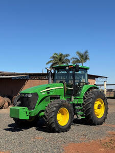 Trator John Deere 7230J