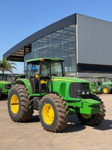 Trator John Deere 7515 