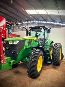 Trator John Deere 7M 200