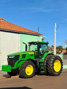 Trator John Deere 7M 200