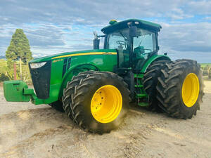 Trator John Deere 8270R