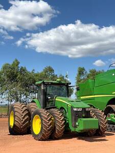 Trator John Deere 8400R