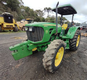 Trator John Deere - Jd5085E. Fabricação 2013