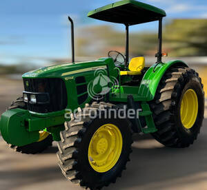 Trator Jonh Deere 6110E Ano 2014