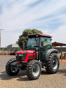 Trator Mahindra 6075
