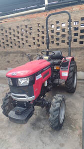 Trator Mahindra Modelo 2025 Com 650 Horas