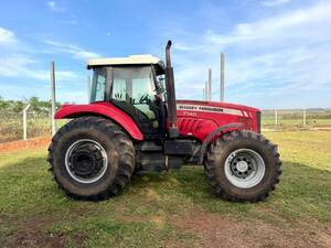 Trator Massey Ferguson 7140
