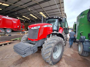 Trator Massey Ferguson 7318