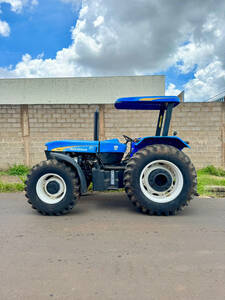 Trator New Holland 7630