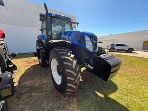 Trator New Holland T7.240 Ano 2013