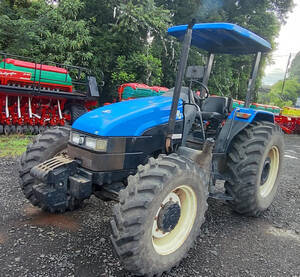 Trator New Holland - Tl 75, Plataf. 5260 Horas Fab 2013