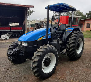 Trator New Holland - Tl75. Fabricação 2012