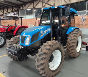 Trator New Holland - Tl 95E Cabinado. Fab 2013