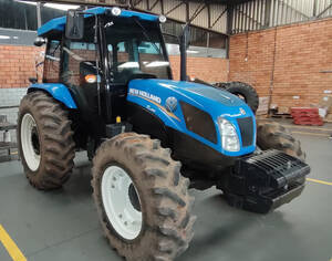 Trator New Holland Tl95-E Cabinado Reversor Mecânico