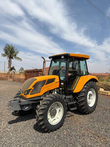 Trator Valtra A800R